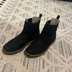 Clarks women’s desert suede Chelsea ankle boot